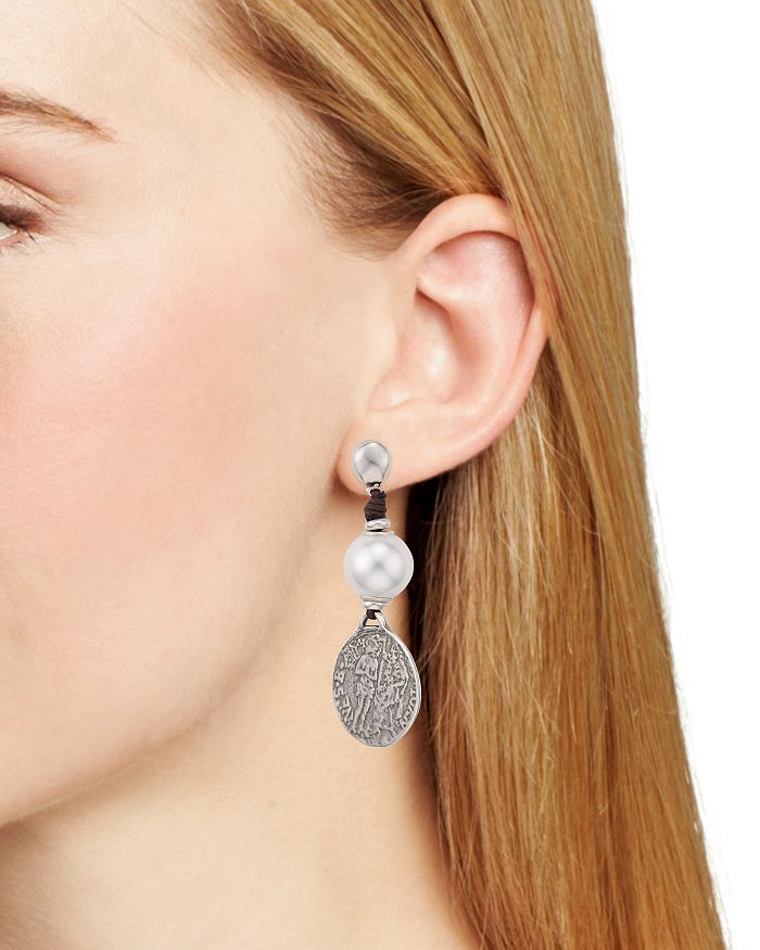 Shop Uno De 50 Alexandria Earrings In Silver/pearl