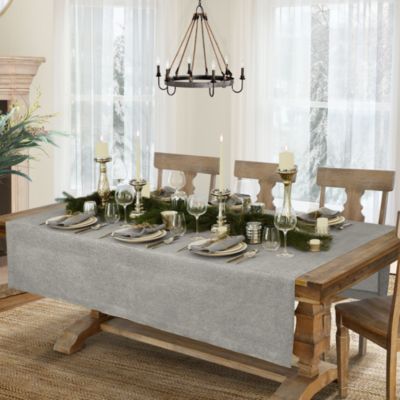 La Classica Metallic Table Linen Collection