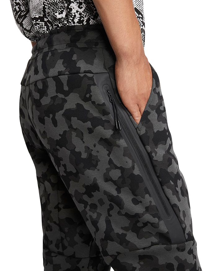 nike mens regular fit cargo fleece jogger pant