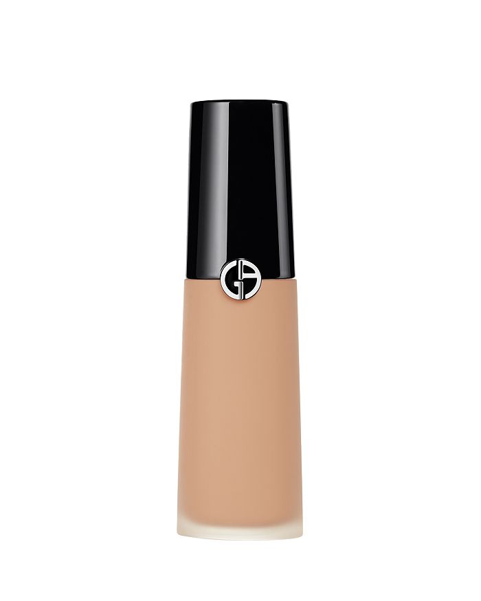 Shop Armani Collezioni Luminous Silk Face And Under-eye Concealer In 4.5- Light With A Neutral Undertone
