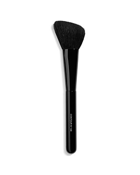 CHANEL – 19 Blender Brush – Sweet Makeup Temptations