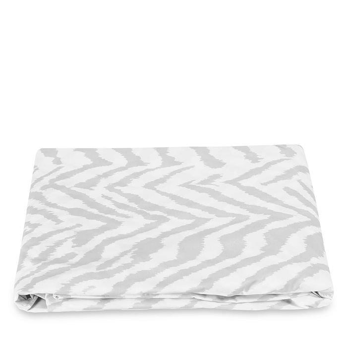 Matouk Quincy Fitted Sheet, Queen In Silver