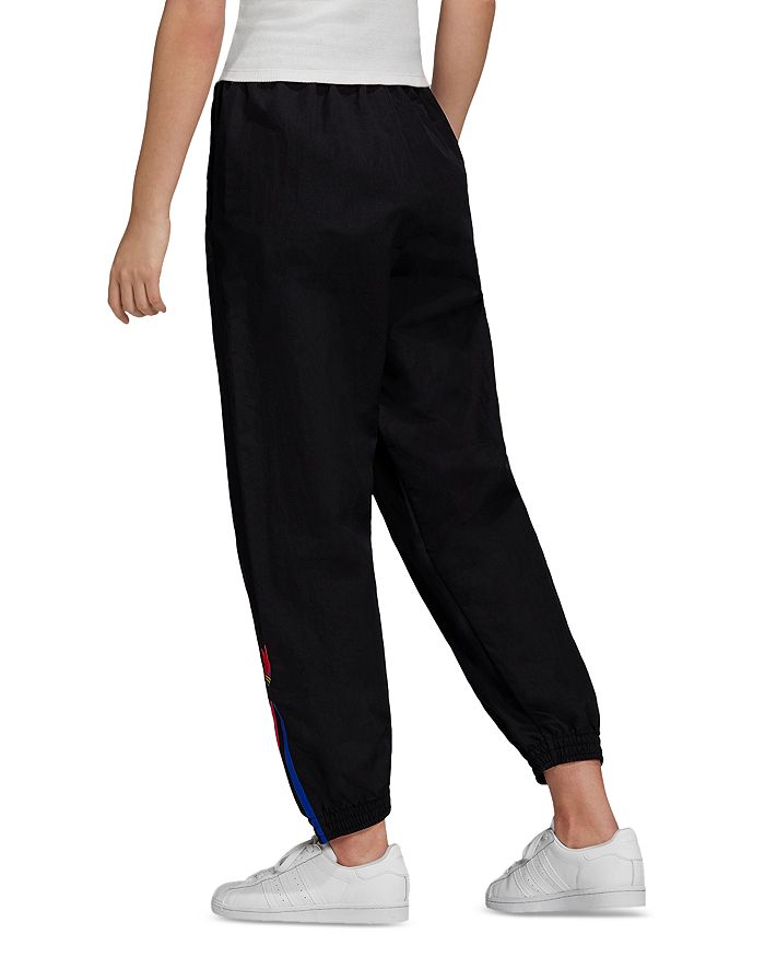 adicolor joggers