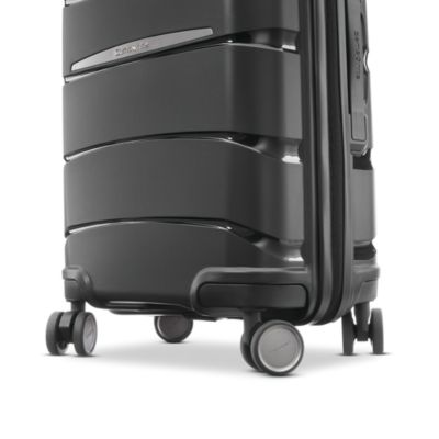 Outline Pro 22 x 14 x 9 Carry-On Spinner