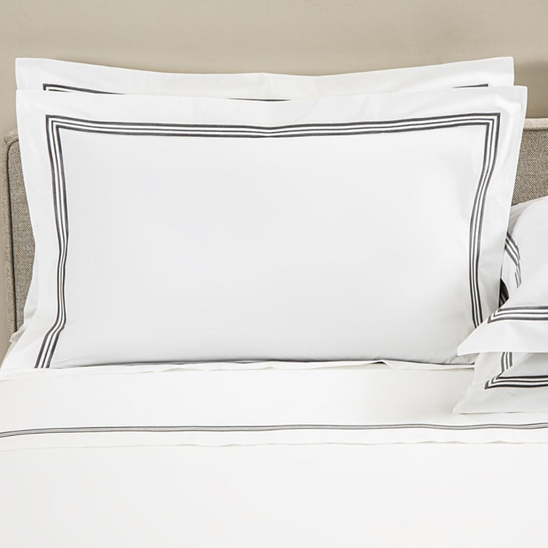 Frette Triplo Poplin Sham, Standard In White/slate Gray