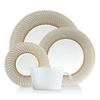 Twist Again Dinnerware Collection