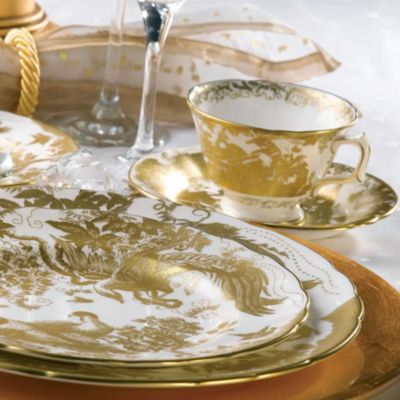 Gold Aves Dinnerware Collection