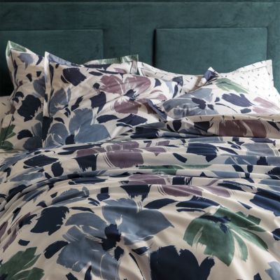 Face a Face Bedding Collection