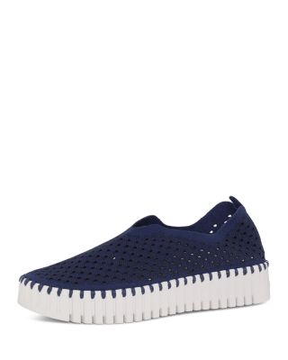 Women&#39;s Tulip 3373 Slip On Sneakers