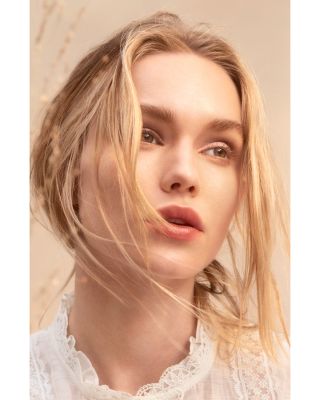 Wild Mustang Lip Veil