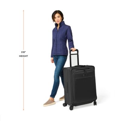 Baseline Medium Expandable Spinner Suitcase
