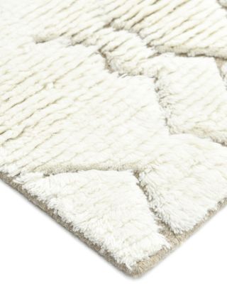 Modern Astoria Area Rug, 5' x 8'