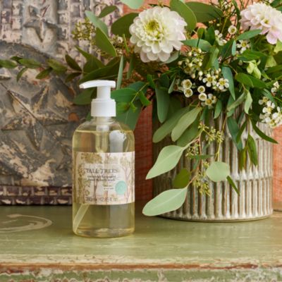 Gift with any $100 Kit Kemp x Spode purchase!