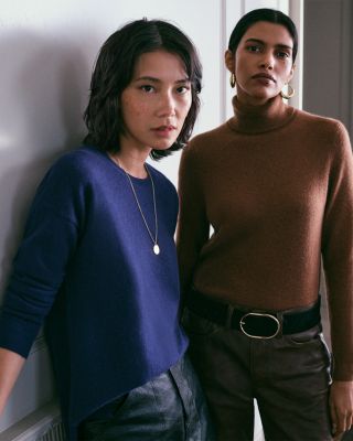 100% Cashmere Turtleneck Sweater - Exclusive