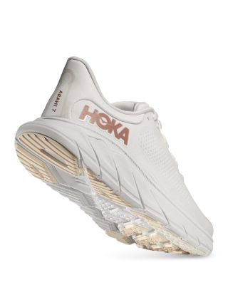 Women's Arahi 7 Sneakers