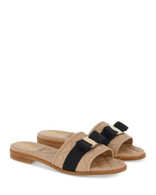 Ferragamo★LOVEC レディース サンダル・スライド FERRAGAMO Women's Lovec Q Bow Accent Quilted Slide Sandals