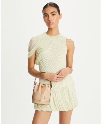 ハンドバッグ [Tory Burch] T Monogram Leather Mini Bucket Bag - Blush T Monogram Leather Mini Bucket Bag: Women's Designer