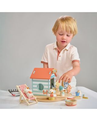 Sandy's Beach Hut - Ages 3+