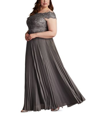 【Tadashi Shoji】BODE SEQUIN EMBROIDERED LACE AND TULLE GOWN Tadashi Shoji Bode Sequin Embroidered Lace and Tulle Gown