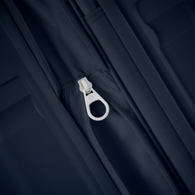 Outline Pro Medium Spinner Suitcase