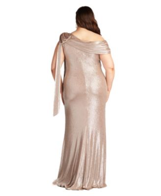 Plus Valia Bow-Shoulder Lam Gown