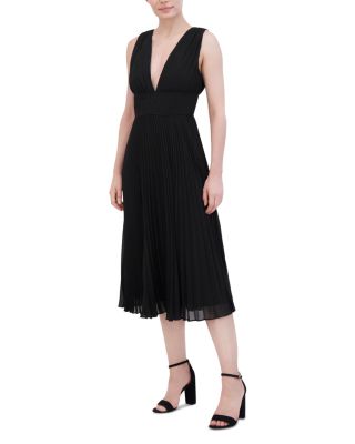 bcbgmaxazria pleated dress Amazon.com: BCBGMAXAZRIA Womens One Shoulder Neck Sunburst Pleated Maxi  Dress, Silver, 2 US : Clothing, Shoes & Jewelry