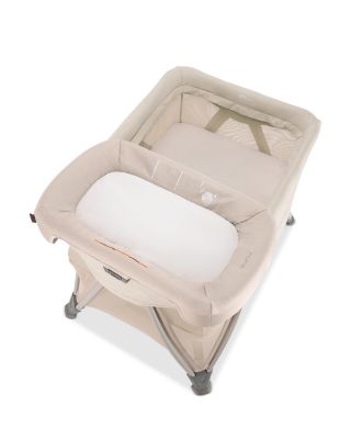 SENA™ aire Play Yard & Travel Crib + SENA™ series changer