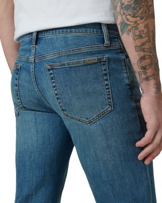 The Classic Straight Fit Jeans in Stephen