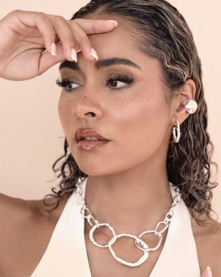 Center Crystal Line Single Chunky Ear Cuff 