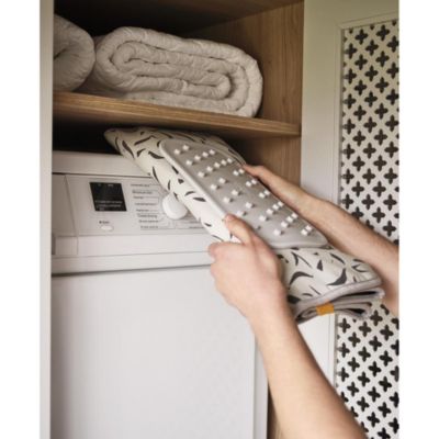 Swift Folding Iron And Steaming Mat