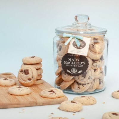 2 Quart Cookie Jar with 42 Shortbread Cookies, Chocolate Crunch