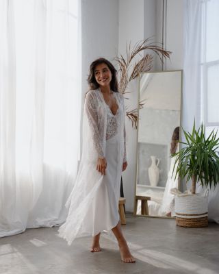 Scalloped Lace Robe