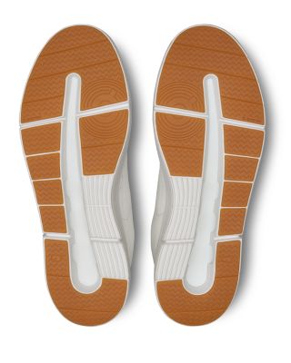 Women&#39;s The Roger Centre Court Low Top Sneakers