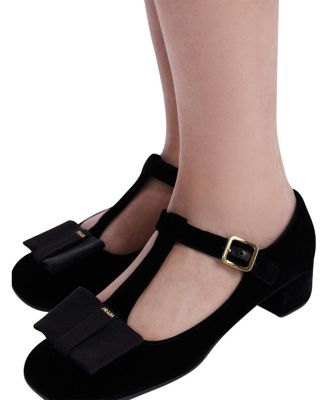  Women's Velvet Pumps