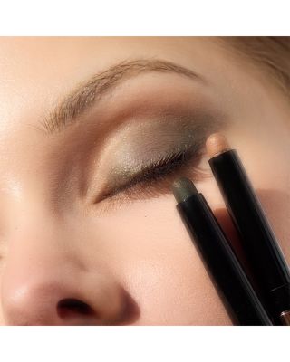 24-Hour Eyeshadow & Liner