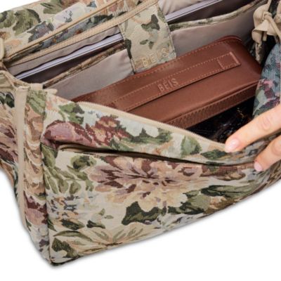 The Expandable Messenger Tote