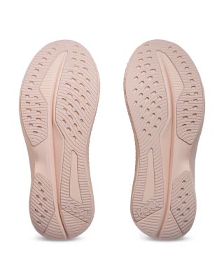 Women&#39;s Mach 6 Low Top Sneakers in Rose Latte