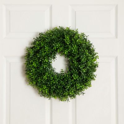 18" Pre-Lit Artificial Boxwood Wreath with 25 Warm White LED Lights