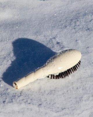 N.01 The Small Universal Shine & Care Hair Brush - Creamy White