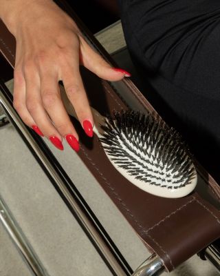 N.02 The Large Essential Care & Detangling Hair Brush - Creamy White