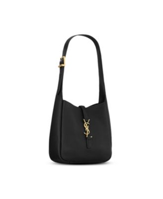  Le 5 A 7 Supple Baby Shoulder Bag In Grained Leather