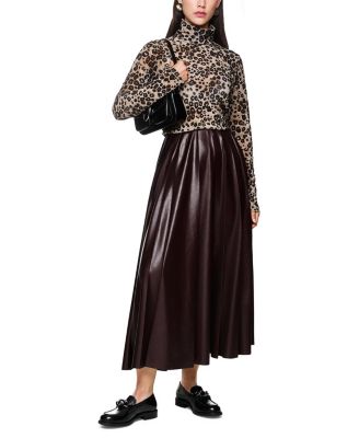 Pleated Skirt in a Shiny Look