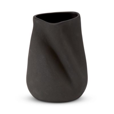 Sabine Vase, Medium