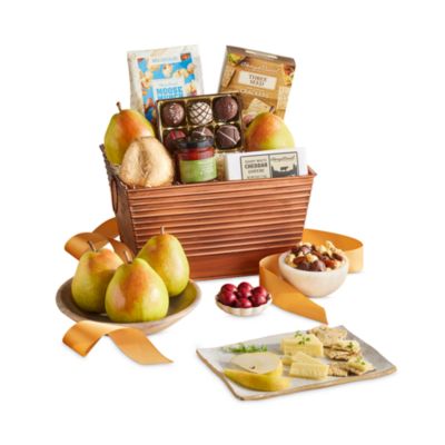 Classic Favorites Gift Basket, 13 Piece