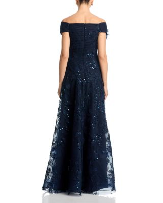 Lace Sweetheart Neck Gown