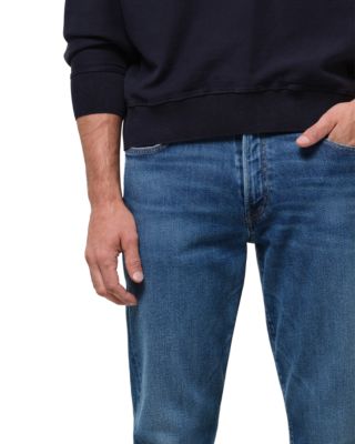 Elijah Straight Fit Jeans in Rinse