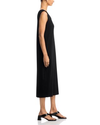 Curved V Neck Oval Dress