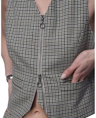  The Empower Zipper Vest