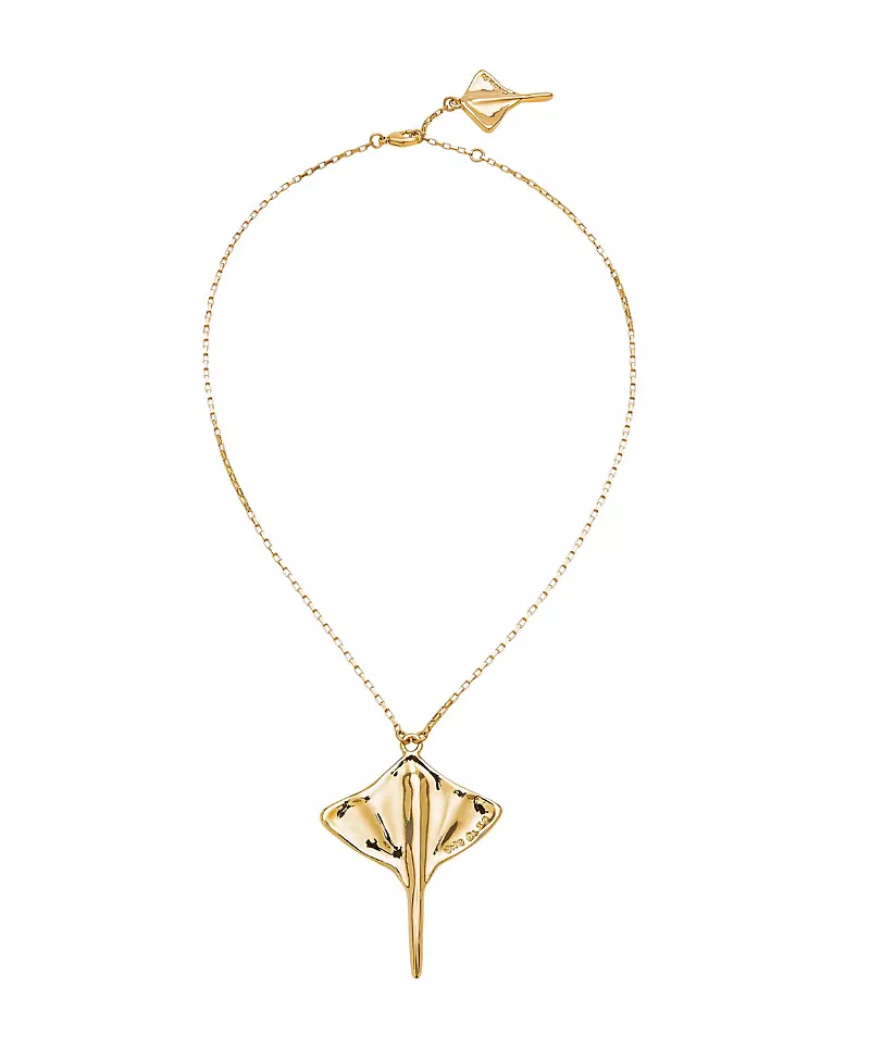 UNOde50 Short Chain Pendant Plated in Gold with Manta Ray Figure
