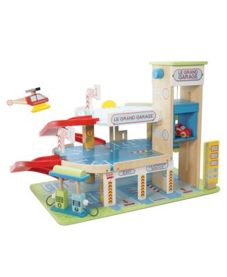 Le Grand Wooden Garage, 3+ Years